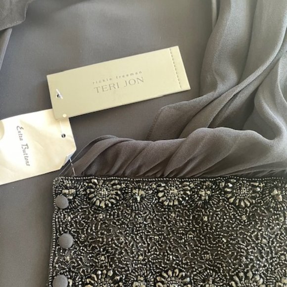 Teri Jon NWT Size 4 Black cocktail/wedding guest dress - Picture 2 of 4